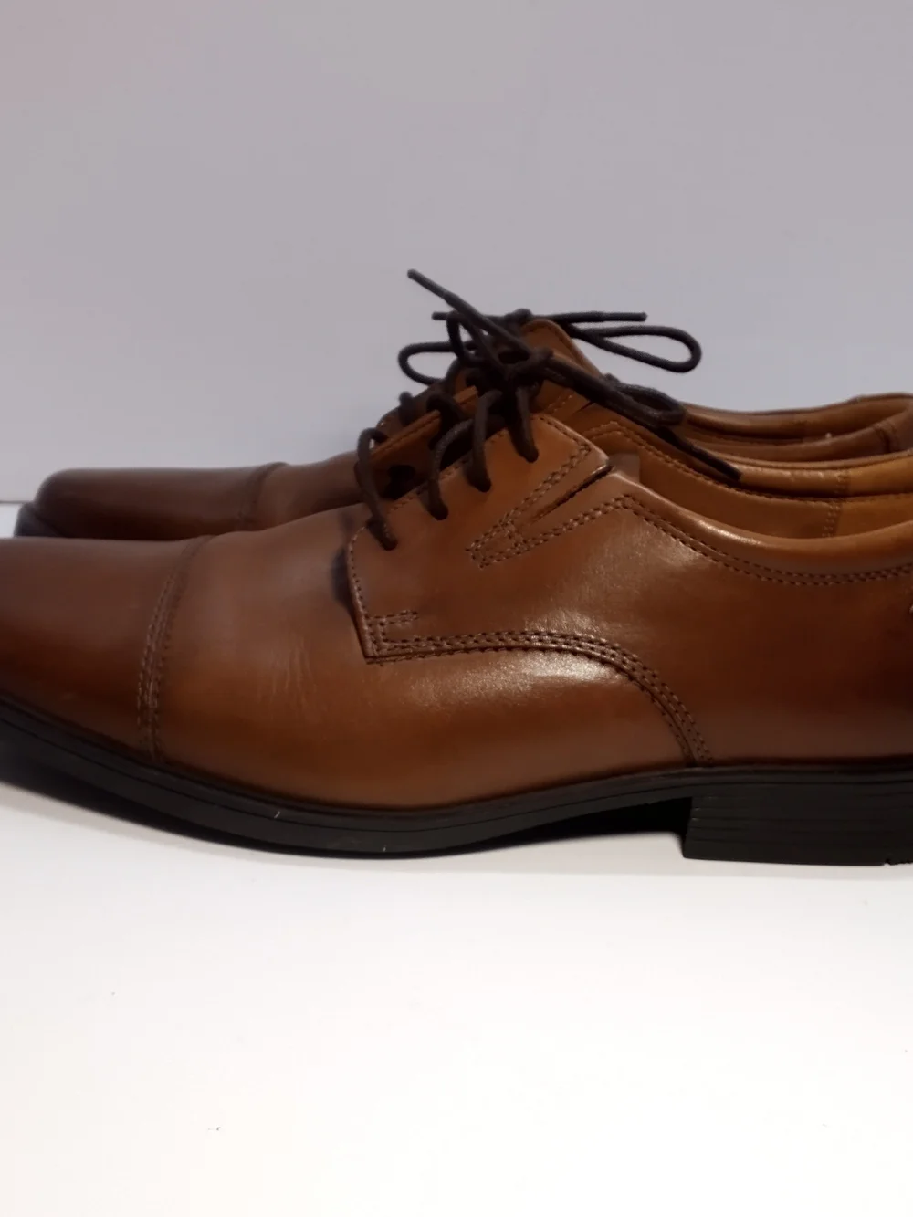 Clarks tan brown